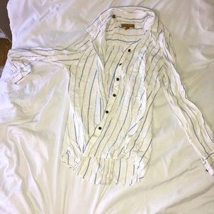 Jachs Girlfriend Button Up blouse, white and blue stripes cute